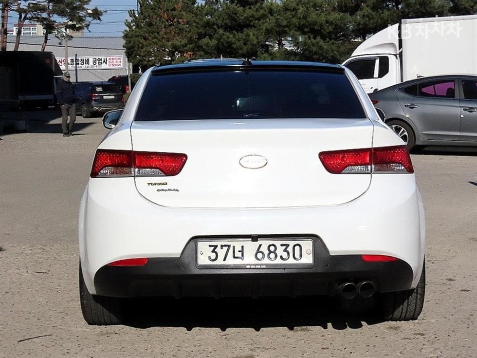 Kia Forte 쿱1.6 KOUP High-end Type 레드Premium - 4