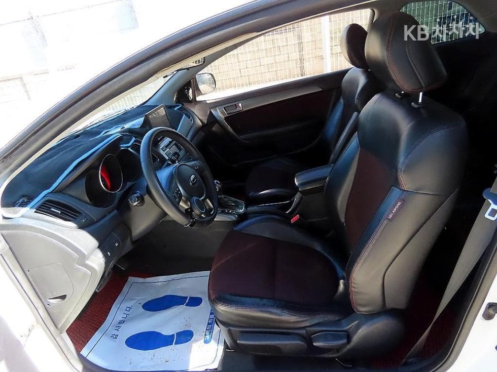 Kia Forte 쿱1.6 KOUP High-end Type 레드Premium - 5