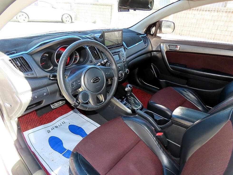 Kia Forte 쿱1.6 KOUP High-end Type 레드Premium - 7