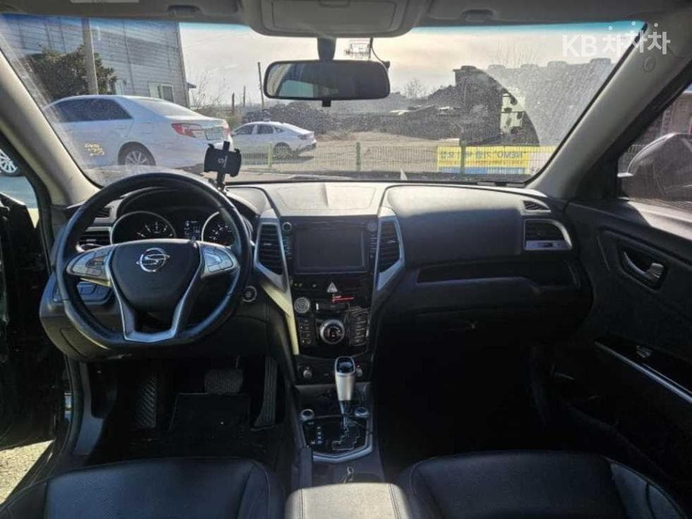 KG Mobility Tivoli 아머1.6 Gasoline VX 2WD - 13