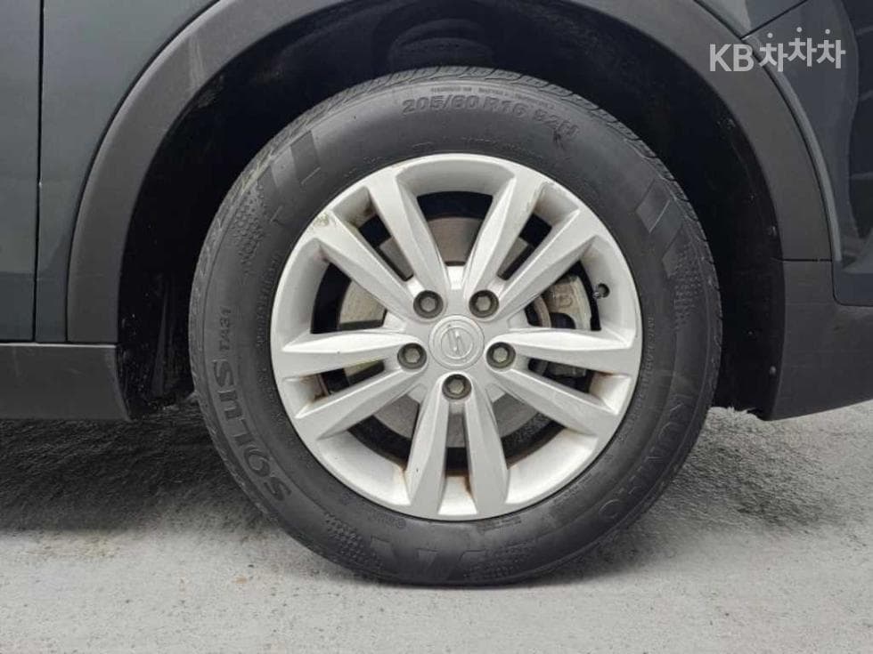 KG Mobility Tivoli 아머1.6 Gasoline TX 2WD - 5