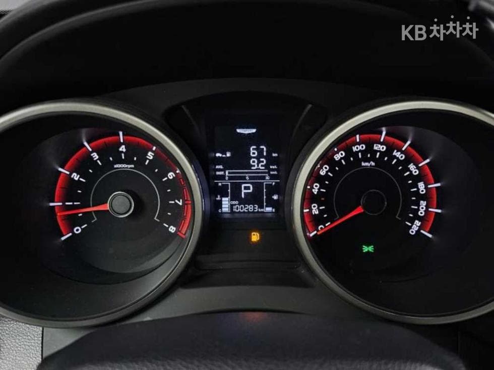 KG Mobility Tivoli 아머1.6 Gasoline TX 2WD - 8