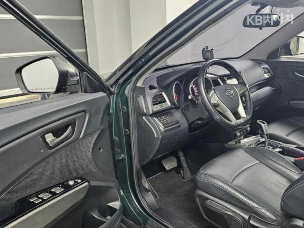 KG Mobility Tivoli 아머1.6 Gasoline TX 2WD - 11