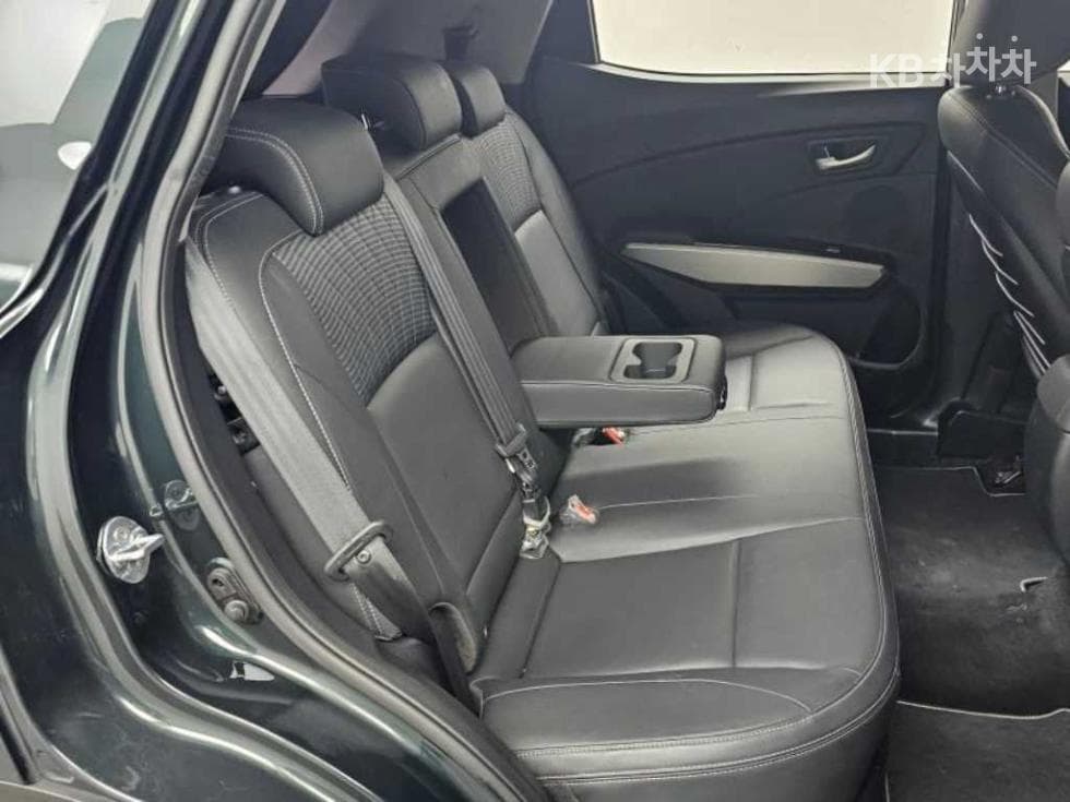 KG Mobility Tivoli 아머1.6 Gasoline TX 2WD - 12