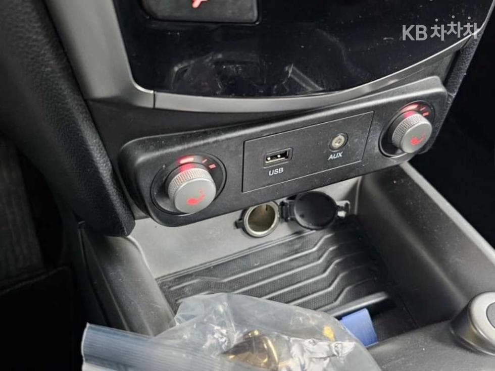 KG Mobility Tivoli 아머1.6 Gasoline TX 2WD - 17