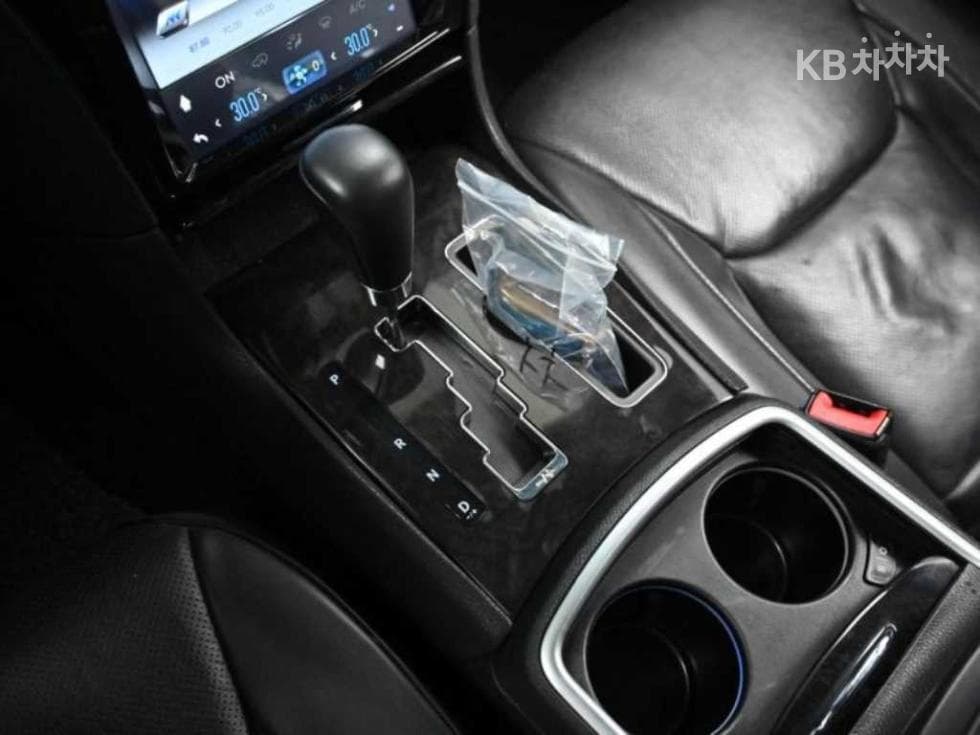 크라이슬러 The New (фейслифт) 300C3.0 Дизел - 9