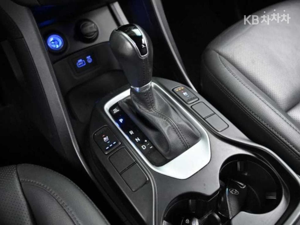 Хюндай Санта Фе The PrimeДизел Хонда R-двигател 2.0 дизел 2WD 5-местен Premium - 9