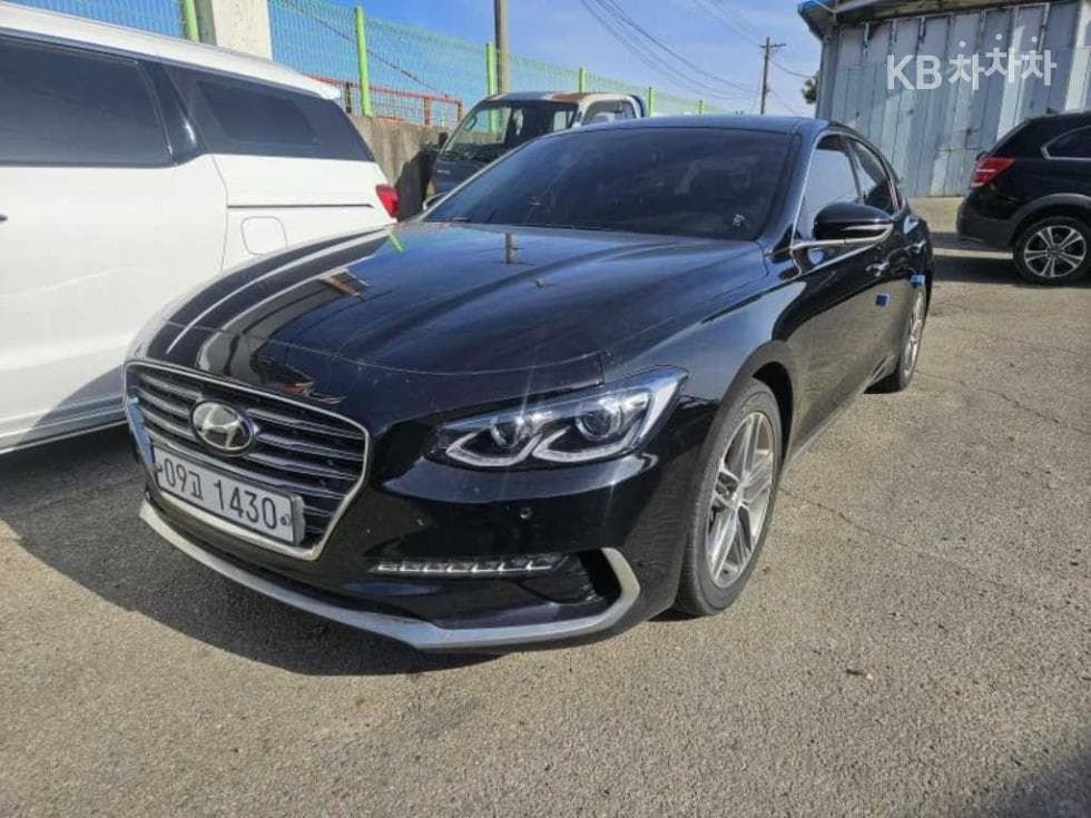 Hyundai Grandeur (Azera)IG 2.4 Exclusive Special (special feature/edition) - Image 1