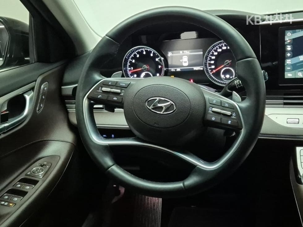 Hyundai The New (facelift) Grandeur (Azera)3.3 Exclusive - 9