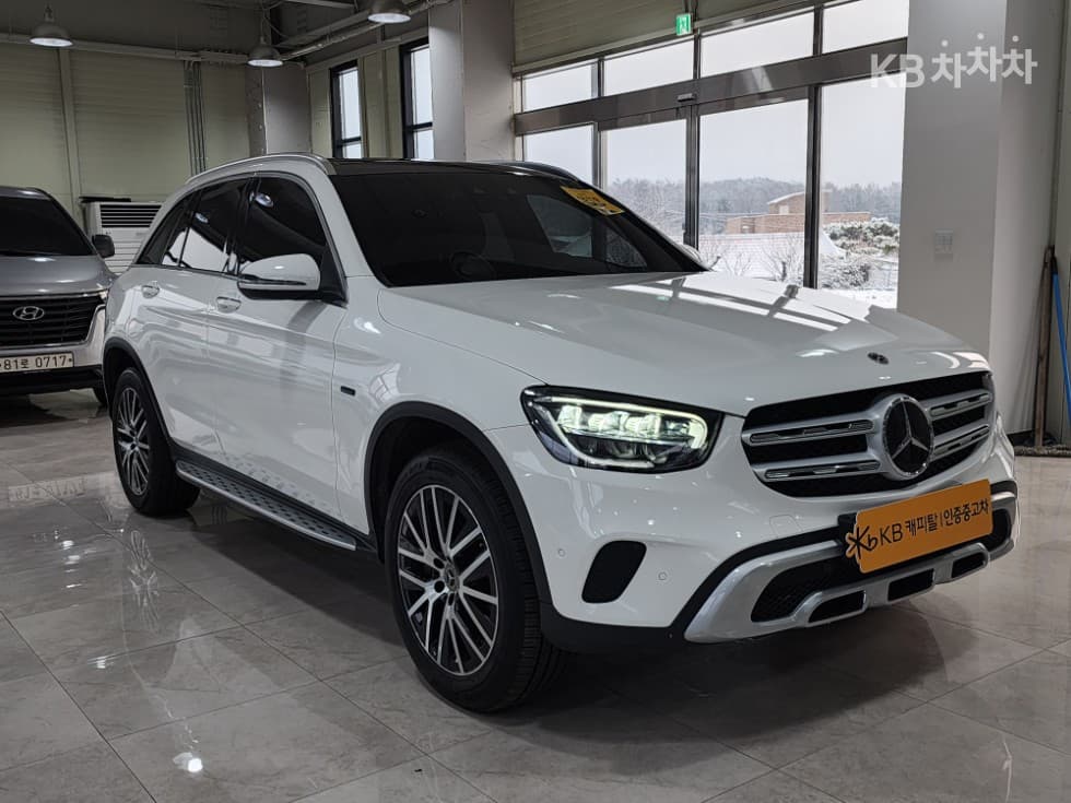Mercedes-Benz GLC(X253) 300 e 4Matic - Image 1