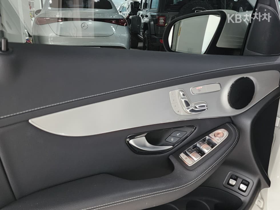 Mercedes-Benz GLC(X253)300 e 4Matic - 24