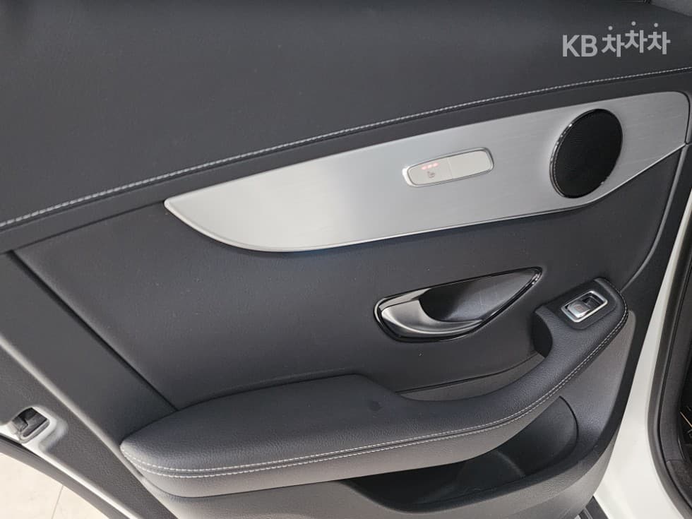 Mercedes-Benz GLC(X253)300 e 4Matic - 26