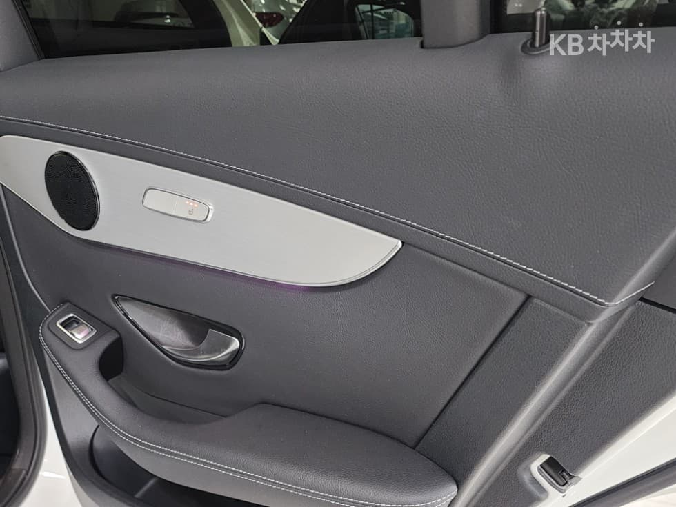 Mercedes-Benz GLC(X253)300 e 4Matic - 27