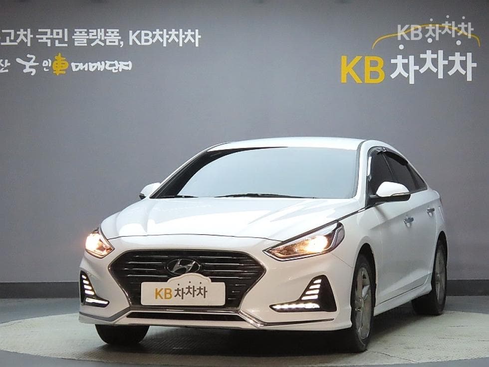 Hyundai Sonata New Rise 2.0 Premium - Image 1
