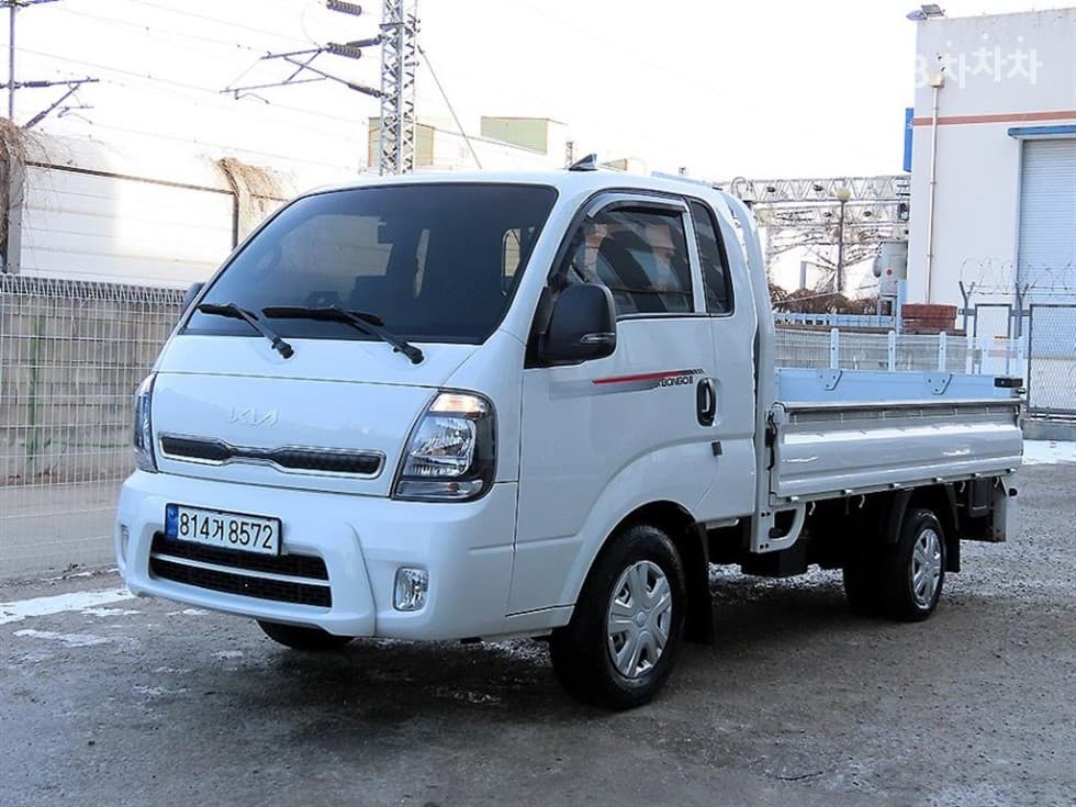Kia The New (facelift) Bongo 3 (light truck) 파워게이트 1 Ton 수직형(2단) King Cab Extra Long L - Image 1