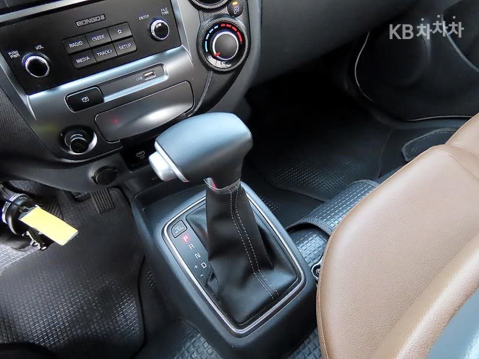 Kia The New (facelift) Bongo 3 (light truck)파워게이트 1 Ton 수직형(2단) King Cab Extra Long L - 12