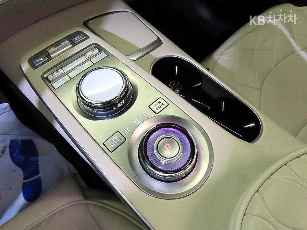 Дженезис GV70Бензин 2.5T AWD - 12