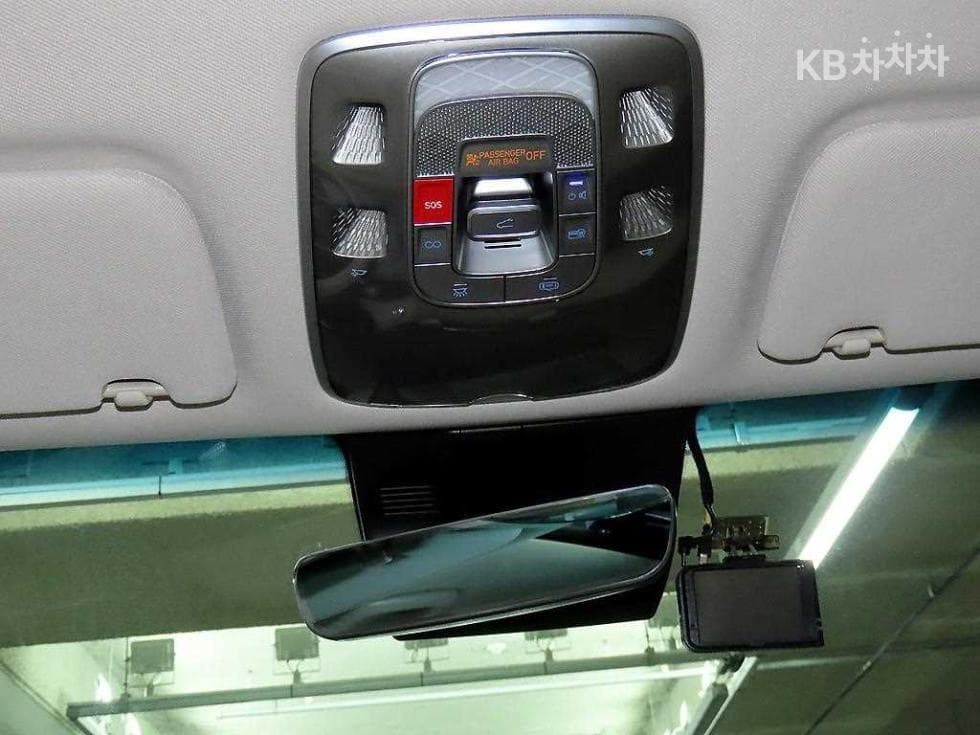 Дженезис GV70Бензин 2.5T AWD - 13