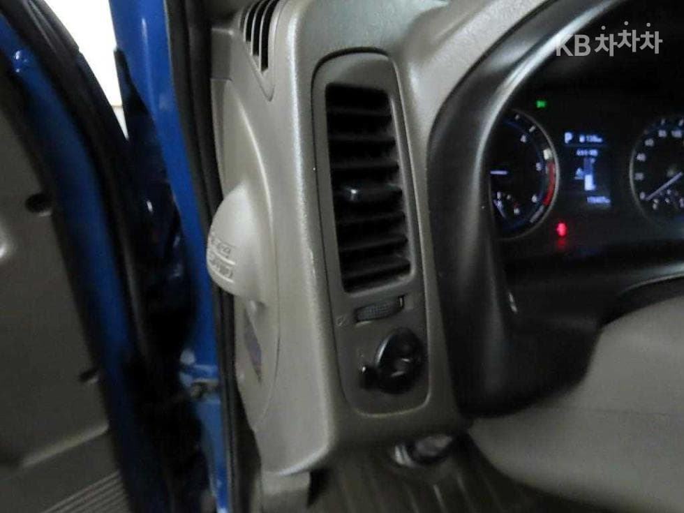 Хюндай Porter 2Удължено междуосие Двойна Кабина CRDi Modern - 12