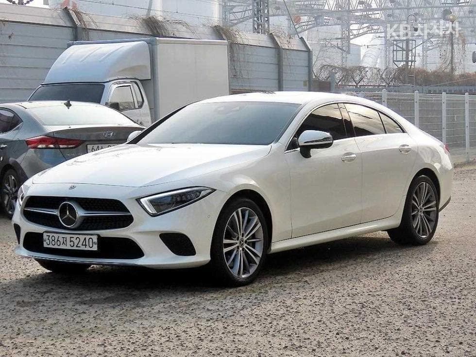 Mercedes-Benz CLS클래스(C257) CLS400d 4MATIC Стандартен - Image 1