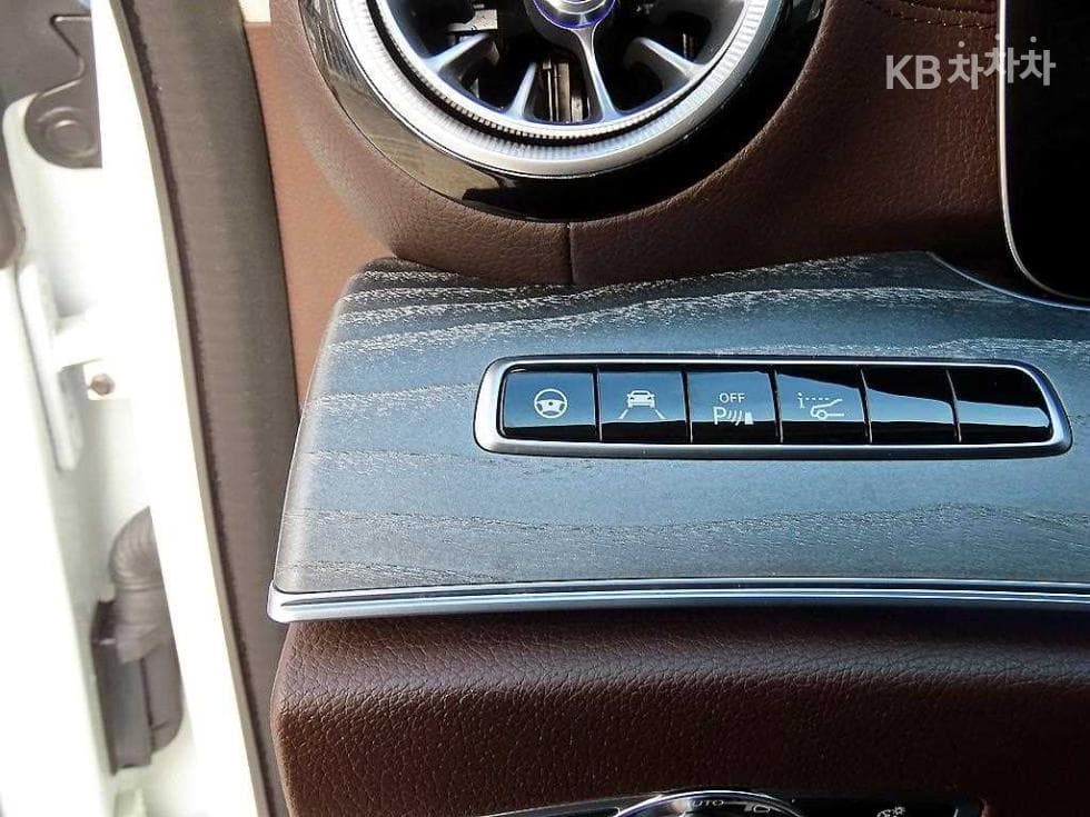 Mercedes-Benz CLS클래스(C257)CLS400d 4MATIC Стандартен - 12