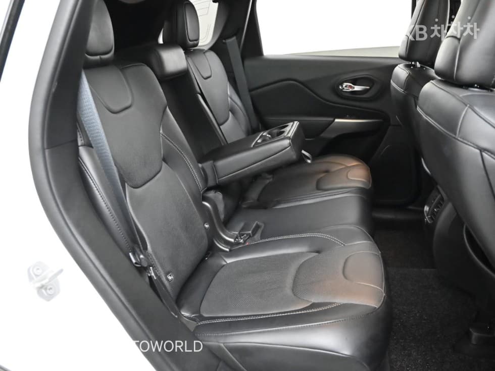 지프 체로키(KL)2.4 Бензин FWD Limited - 12