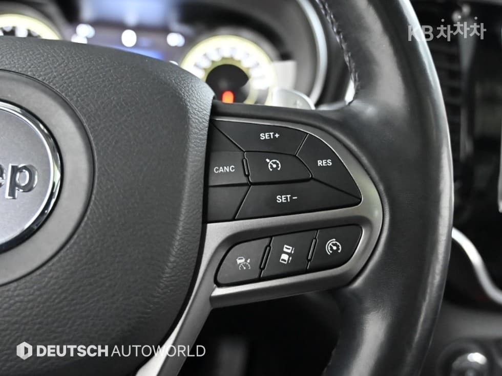 지프 체로키(KL)2.4 Бензин FWD Limited - 18