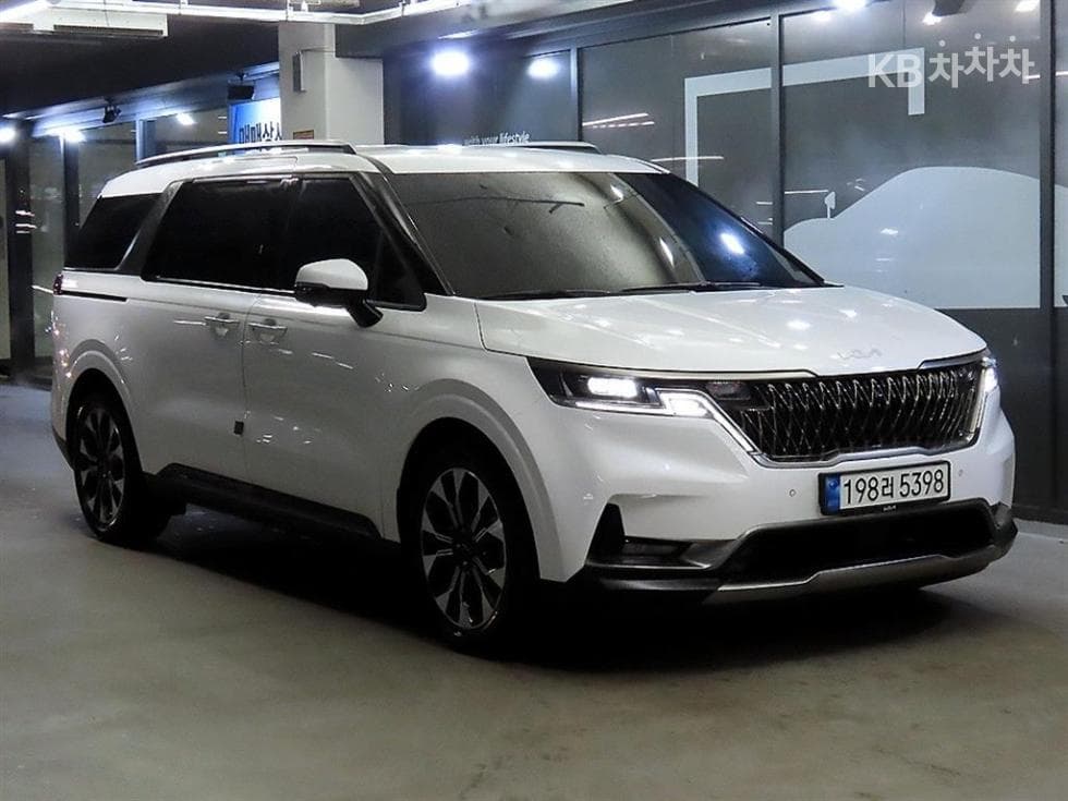 Киа Канивал 4-то поколение G3.5 GDI 9-местен Signature - Image 1