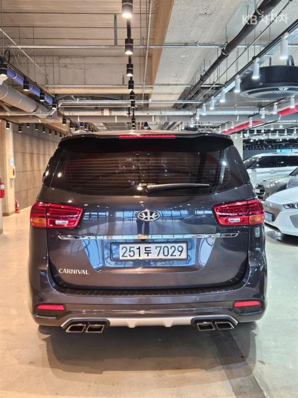 Kia The New (facelift) Carnival9-seater 2.2 Diesel Noblesse Special (special feature/edition) - 5