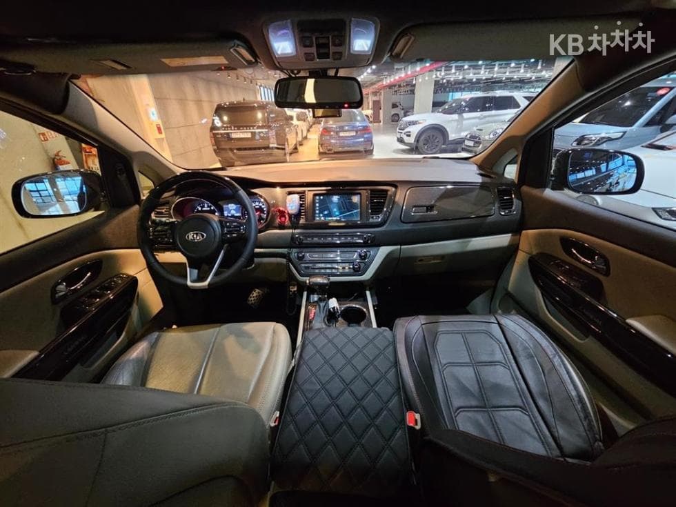 Kia The New (facelift) Carnival9-seater 2.2 Diesel Noblesse Special (special feature/edition) - 8