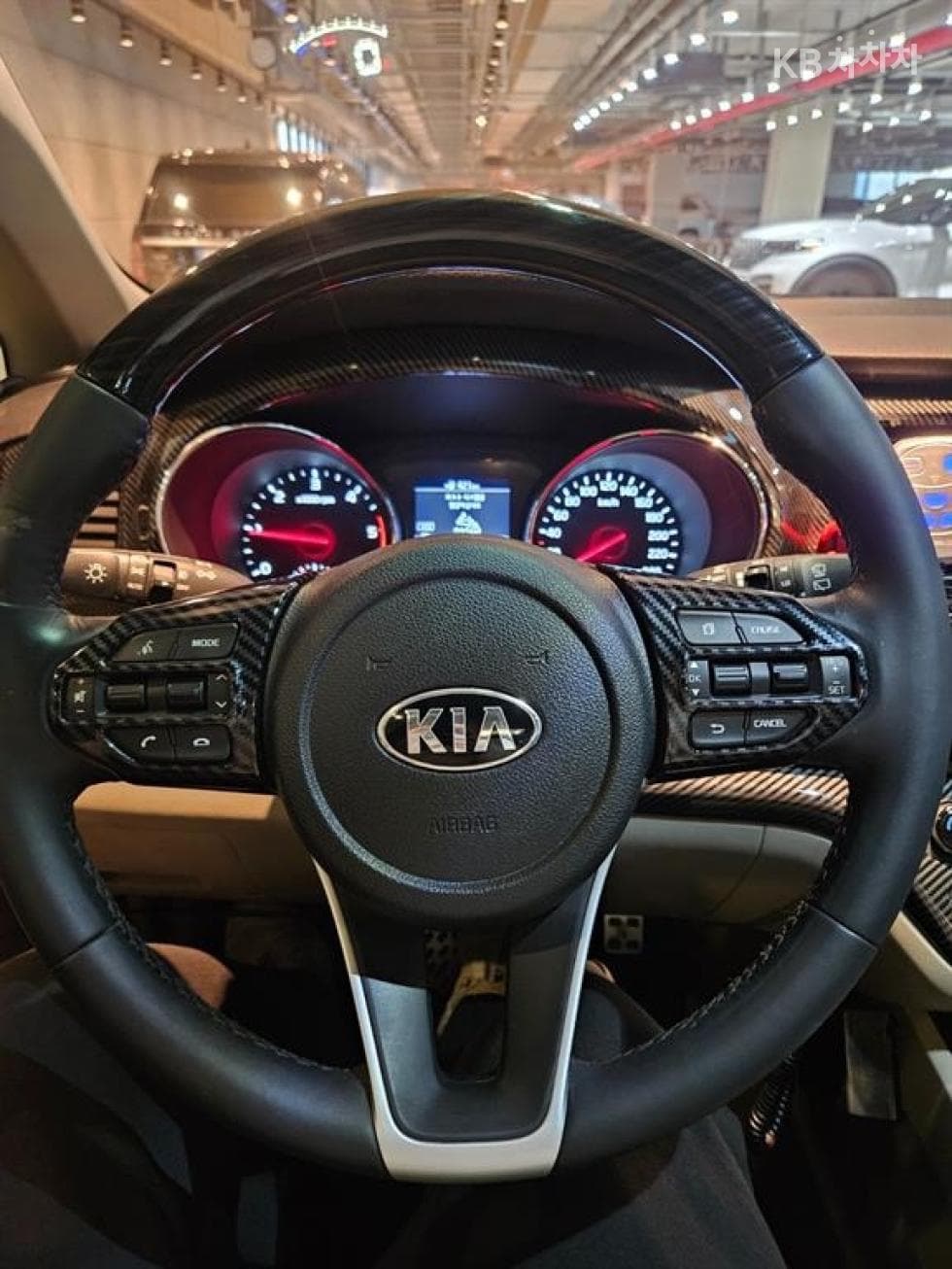 Kia The New (facelift) Carnival9-seater 2.2 Diesel Noblesse Special (special feature/edition) - 13