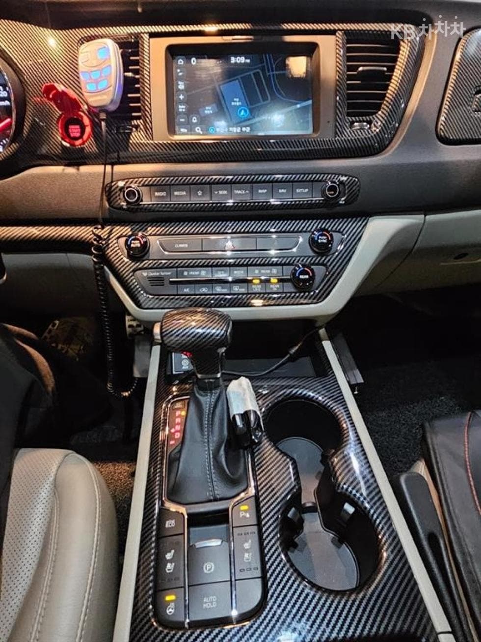Kia The New (facelift) Carnival9-seater 2.2 Diesel Noblesse Special (special feature/edition) - 15