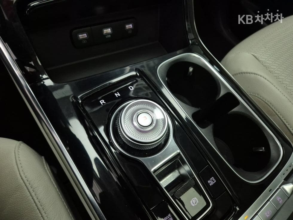 Kia Carnival 4th generationD2.2 9-seater Noblesse - 8