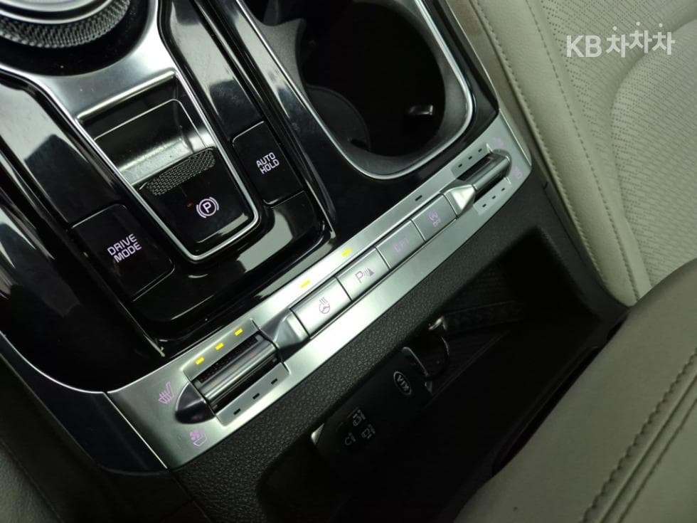 Kia Carnival 4th generationD2.2 9-seater Noblesse - 17