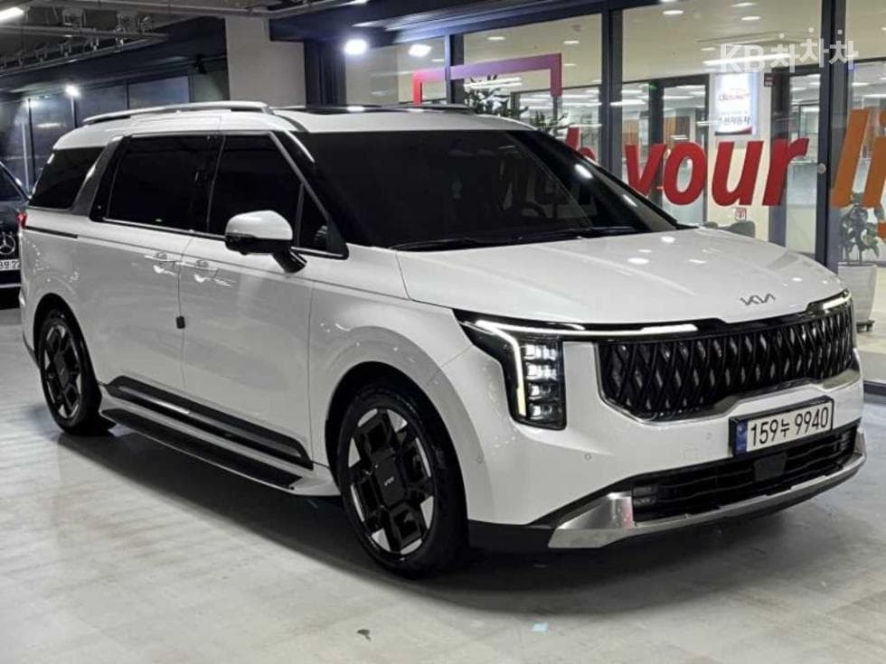 Kia The New (facelift) Carnival 4th generation D2.2 9-seater Signature - Image 1