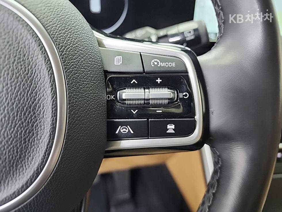 Kia Carnival 4th generationG3.5 GDI 9-seater Prestige - 17