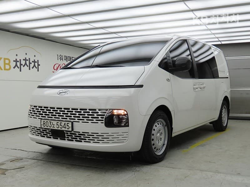 Хюндай Staria Cargo 2.2 Cargo 5 Смарт - Image 1