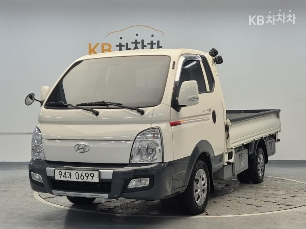 Hyundai Porter 2 Extra Long Super Cab CRDi Premium - Image 1