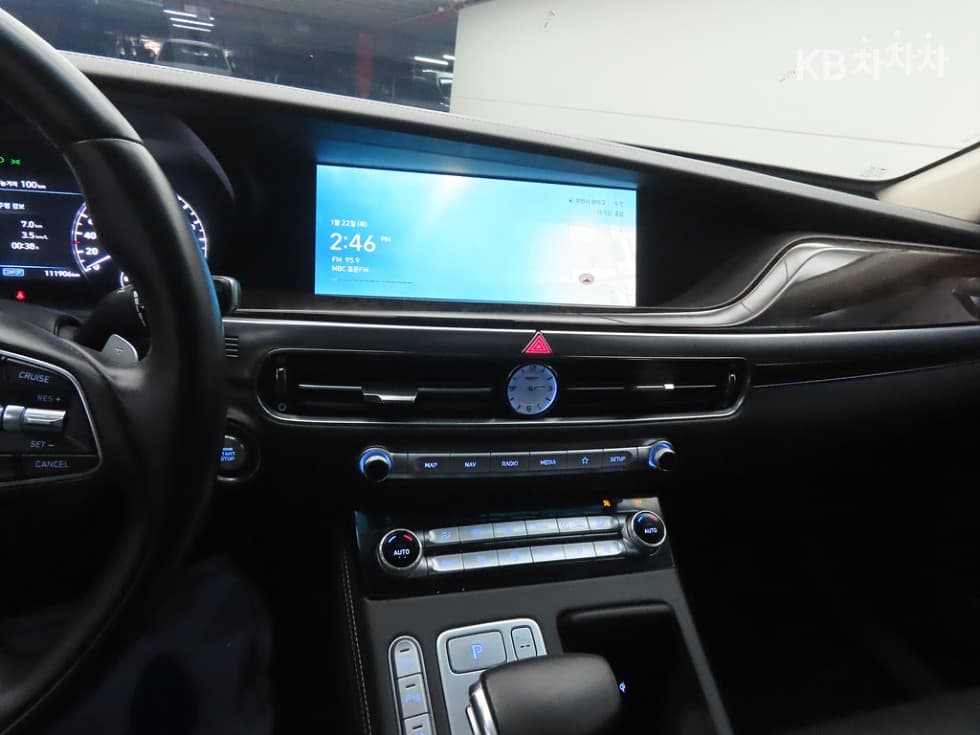 Genesis G903.8 GDi AWD Premium Luxury - 10