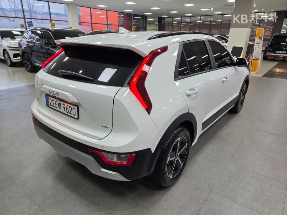 Киа Ди Всеново Ниро1.6 HEV Тренди - 6