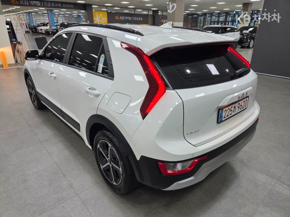 Киа Ди Всеново Ниро1.6 HEV Тренди - 7