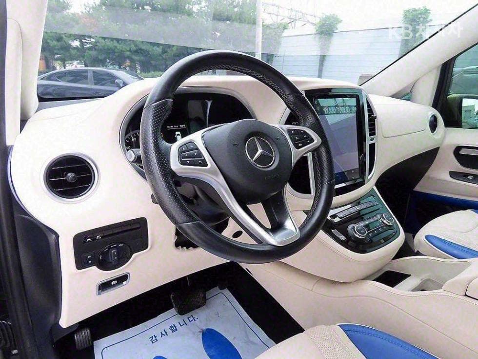 Mercedes-Benz V클래스(W447)2.0 Бензин Стандартен - 8