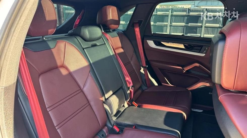 Porsche Cayenne(9Y0)3.0 Standard - 17