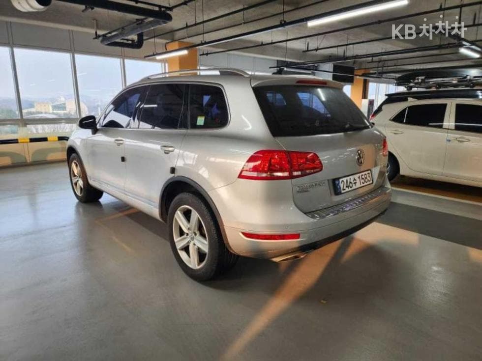 Volkswagen Нов Touareg3.0 Турбо Дизел Инжекция V6 BlueMotion 7P5 - 4