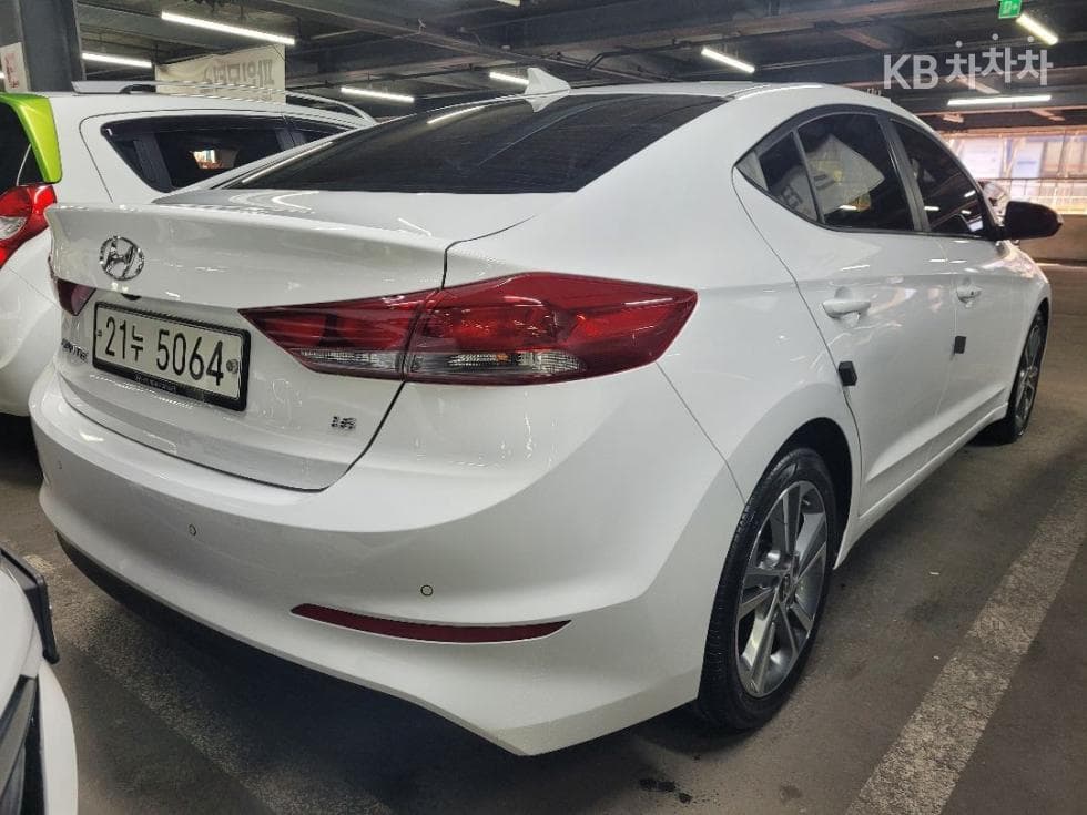 Хюндай Avante (Elantra)AD1.6 GDi Value Plus - 4