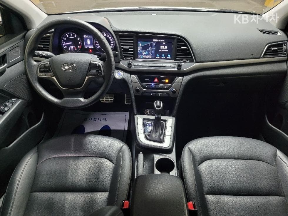 Хюндай Avante (Elantra)AD1.6 GDi Value Plus - 8