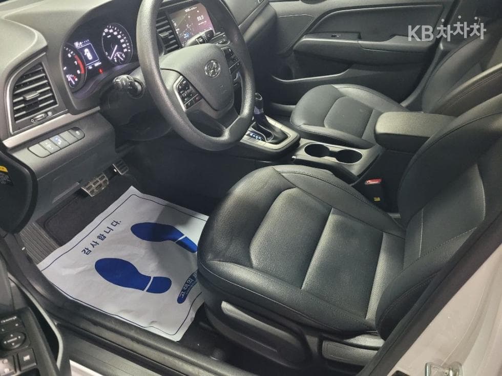 Хюндай Avante (Elantra)AD1.6 GDi Value Plus - 16