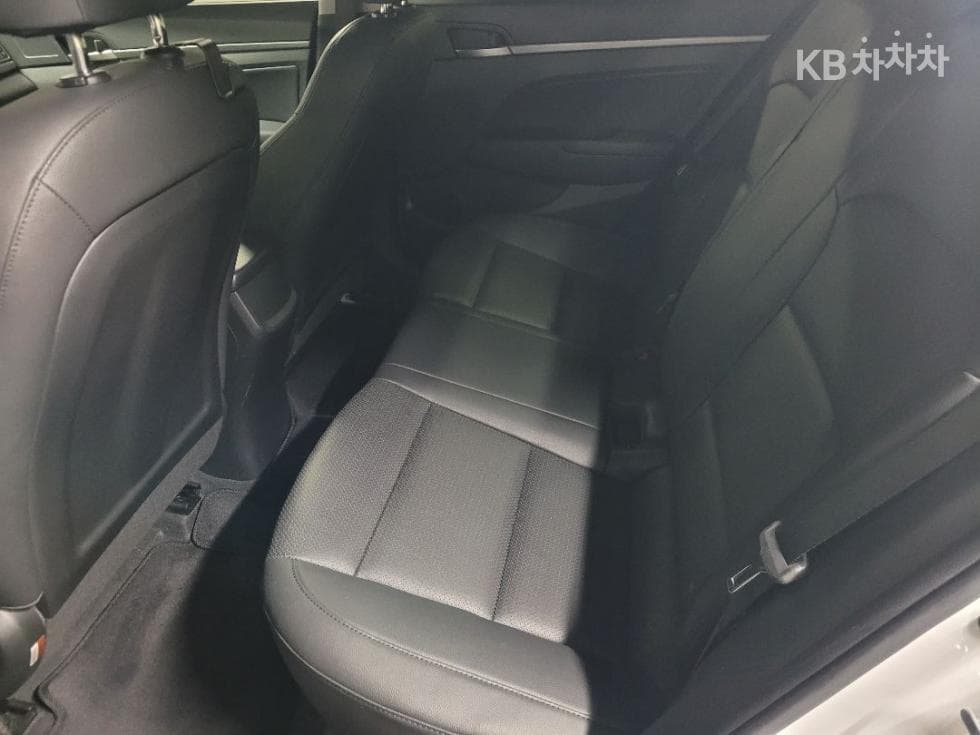 Хюндай Avante (Elantra)AD1.6 GDi Value Plus - 17