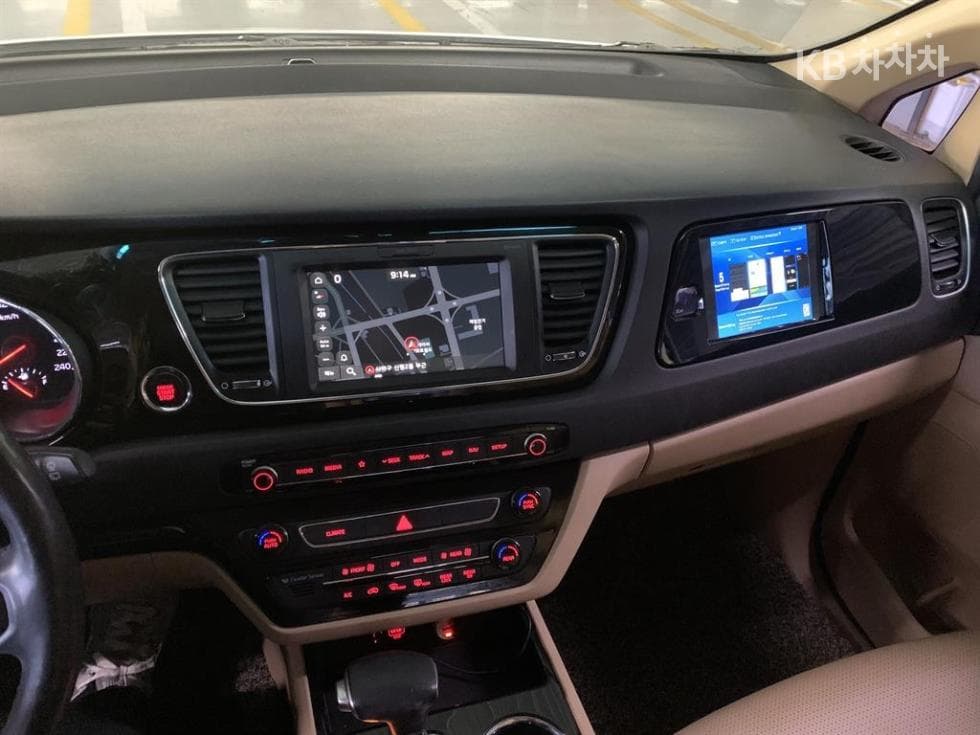 Киа The New (фейслифт) Канивал9-местен 2.2 Дизел Престиж - 8