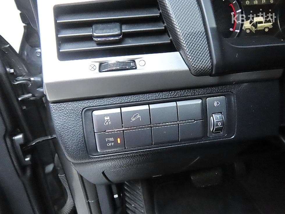 KG Mobility Rexton 스포츠2.2 4WD Noblesse - 12